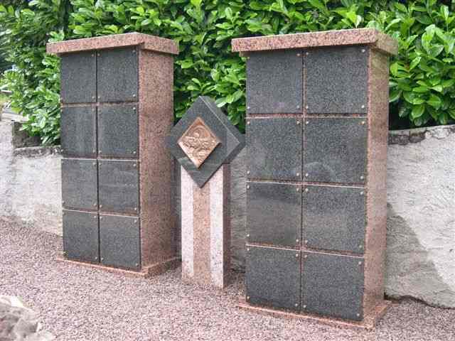 Columbarium pour abriter les urnes funéraires